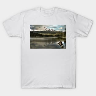 Trillium And The Hood - 2 © T-Shirt